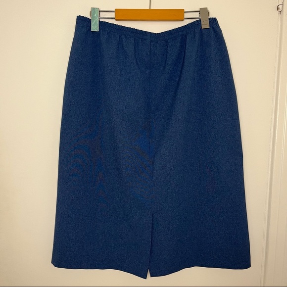 Vintage Blue Matching Blazer & Skirt Suit Set - Picture 8 of 10